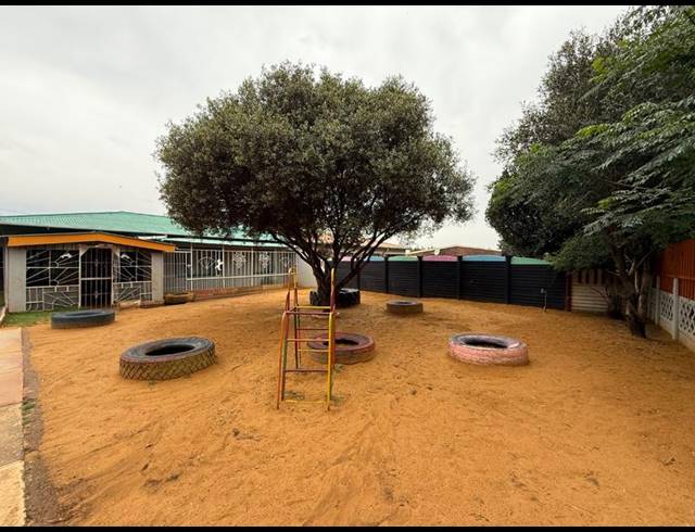 8 BEDROOM HOUSE FOR SALE IN VANDERBIJLPARK CW 6